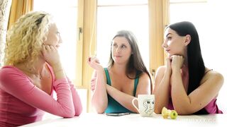 Sexy To The Core Part 1 – Isabella De Laa